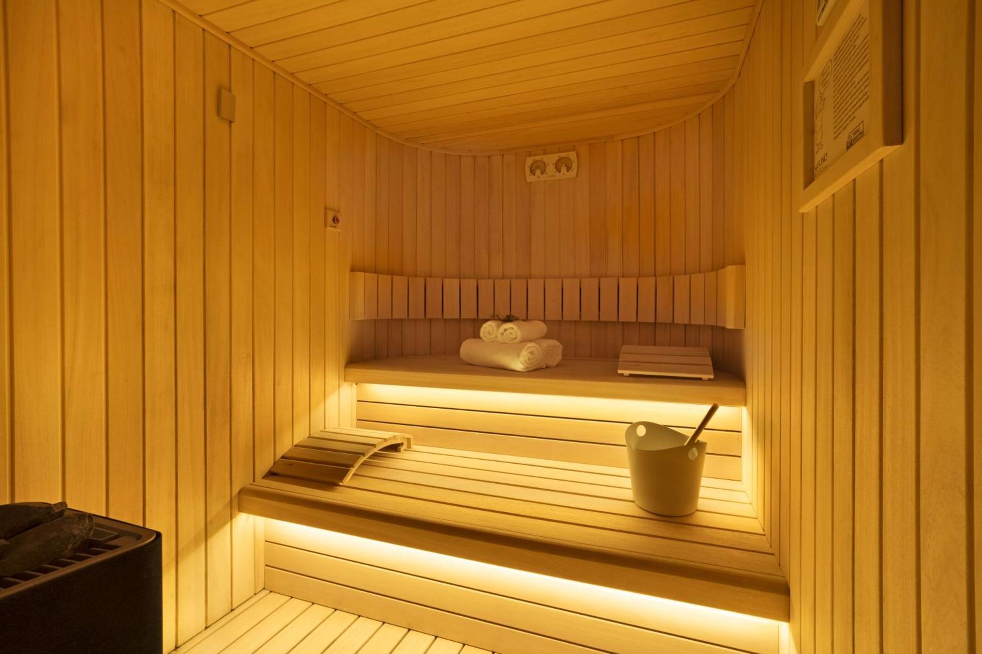 Bentley Hotel Old City-Special Class Стамбул Экстерьер фото A Finnish sauna